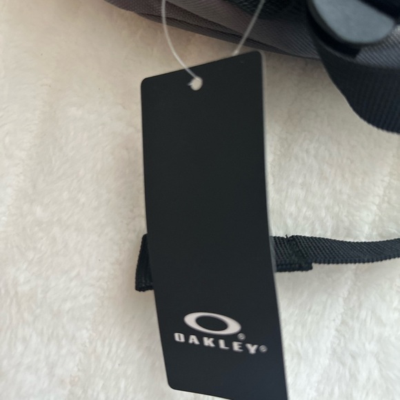 Oakley Men's Backpack in Black and Gray - Picture 3 of 5